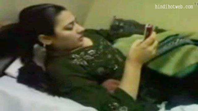 Beautiful Karachi College Girl Enjoying with Professor in Hotel