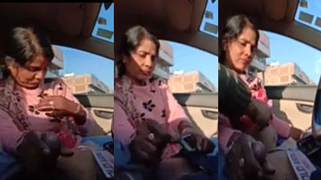 Desi Paki Aunty Handjob in A Car Sexy pressing boobs Naked Video Viral Watch