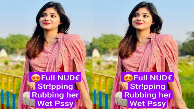 Famous Insta Girl Viral Video Stripping Fully Nude Playing with her B00bs & Rubbing her Wet Pussy Don’t Miss😍🔥