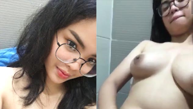 Innocent Looking Yet Horny Teen Girl Sending Her Nudes To Lover Part 01