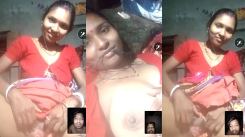 Sexy Boudi Shows Her Milky Boobs and Pussy on VC Must Watch